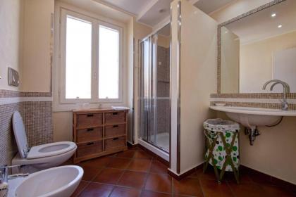 Rome Colosseum 4 Double Bedrooms - image 18