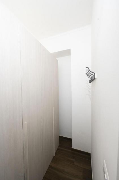 Lovely Design Apartment with Balcony - image 19