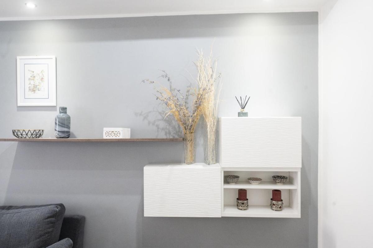 Lovely Design Apartment with Balcony - image 5