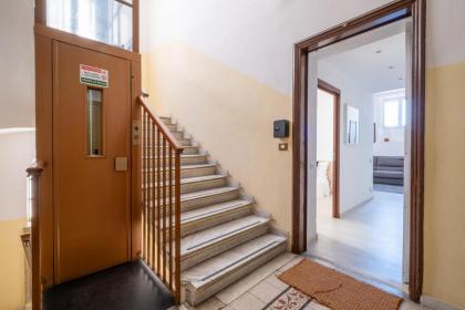 HT SUNNY1 bedroom Apartment by the Vatican - image 14