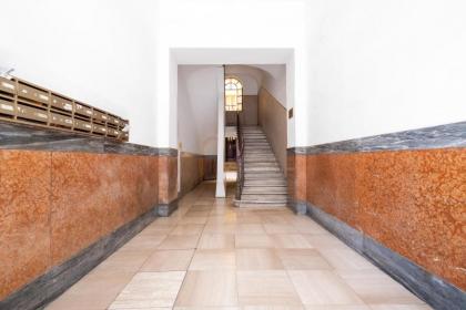 HT SUNNY1 bedroom Apartment by the Vatican - image 7