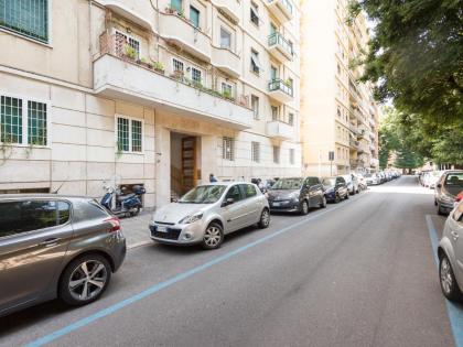 ADORABLE near Vatican City - image 13