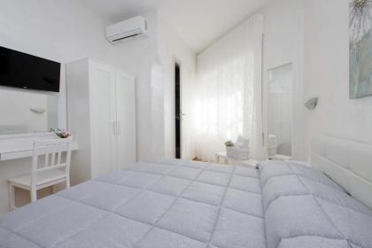 B&B Giuly - image 14