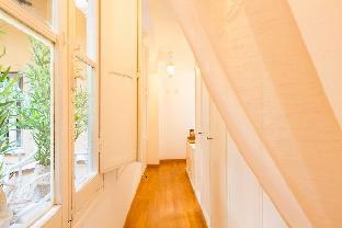 Pantheon Luxury Gold Apartment - image 4