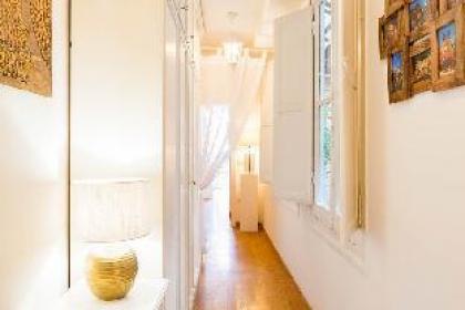Pantheon Luxury Gold Apartment - image 5