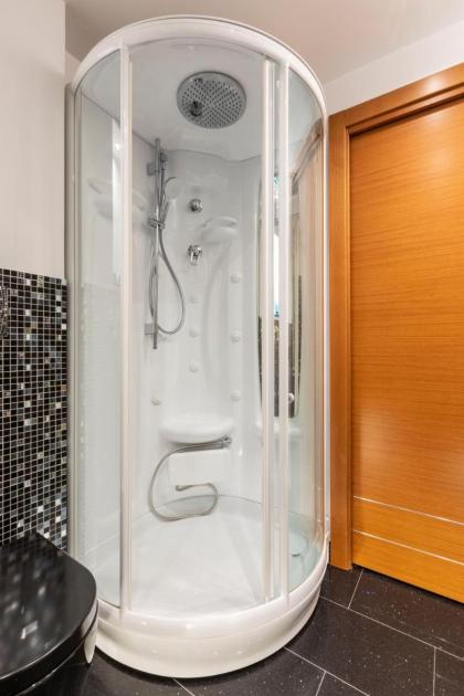 Rome Elements Apartment - image 8