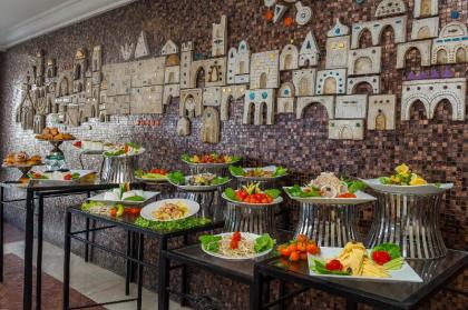 Grand Beach Hotel - image 9