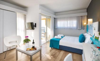 Prima City Hotel - image 14