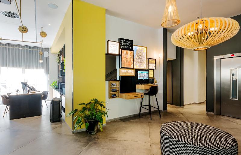 Prima City Hotel - image 2