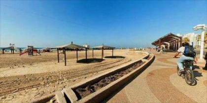 Golden Beach Hotel - image 10