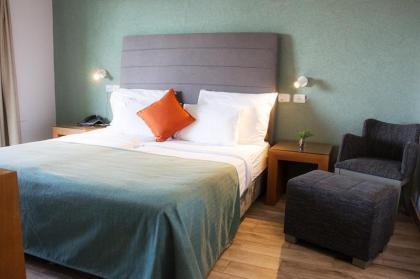 Golden Beach Hotel - image 3