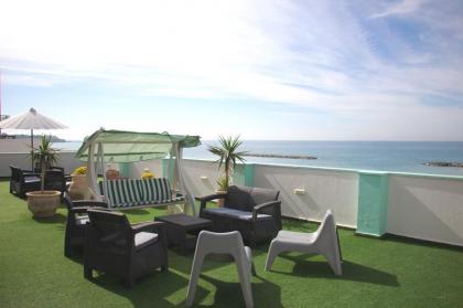 Golden Beach Hotel - image 4