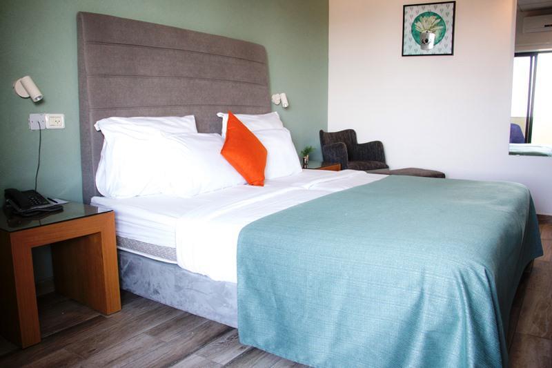 Golden Beach Hotel - image 7