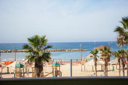 Golden Beach Hotel - image 8