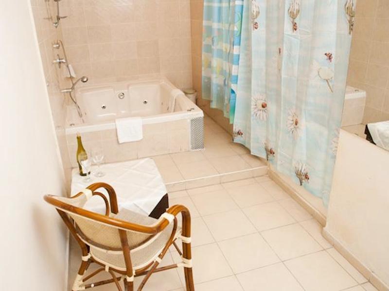 Arlozorov Suites Hotel - image 4