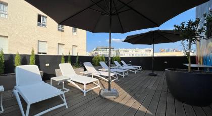 Beer Garden Hotel - image 20