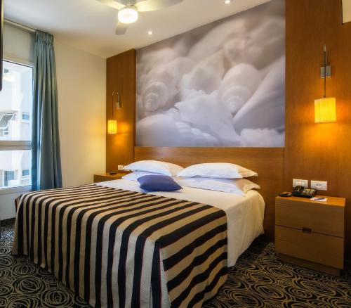Jewel TLV Hotel - image 2