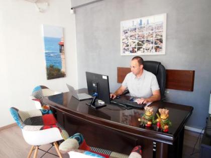 Sea Land Suites - image 20