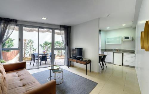 Sea Land Suites - image 4