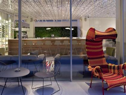 Mendeli Street Hotel - image 3
