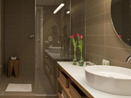 Mendeli Street Hotel - image 5