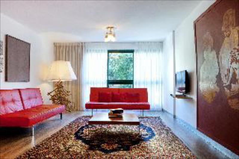 Diaghilev LOFT live art hotel - image 2