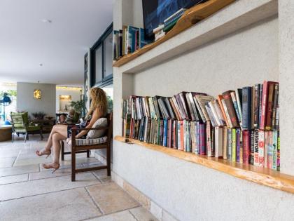 Arbel Suites Hotel - image 12