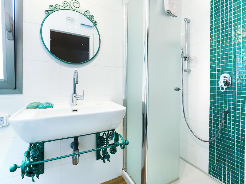 Arbel Suites Hotel - image 4