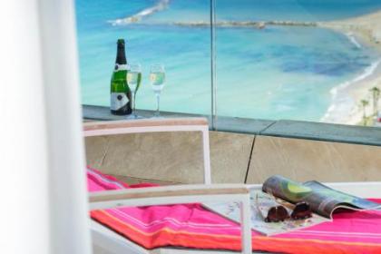 Arena Hotel by the Beach - image 10