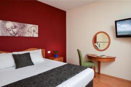 Arena Hotel by the Beach - image 6