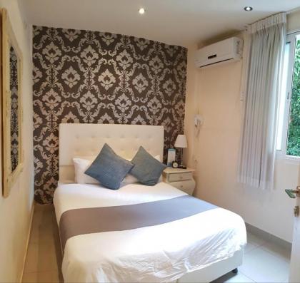 Central Hotel - image 12