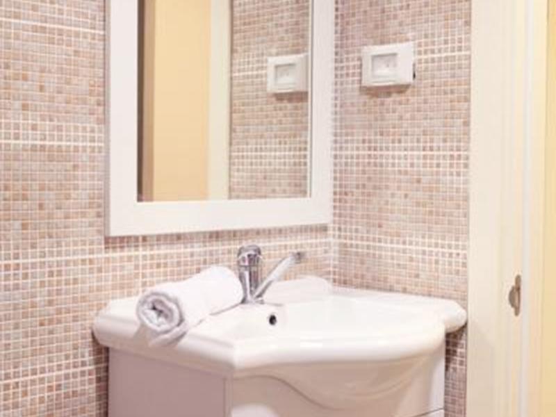 Idelson Hotel - image 2