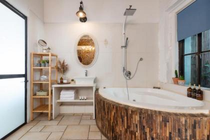 Trieste Neve Tzedek Boutique Suites - image 9