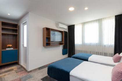 Embassy Hotel Tel Aviv - image 9