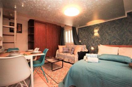 Elena Apartments - image 10