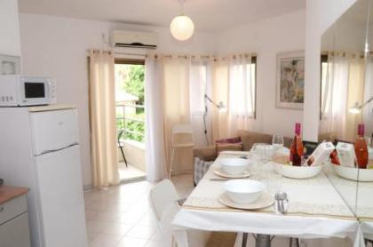 Elena Apartments - image 19