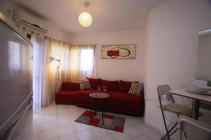 Elena Apartments - image 2