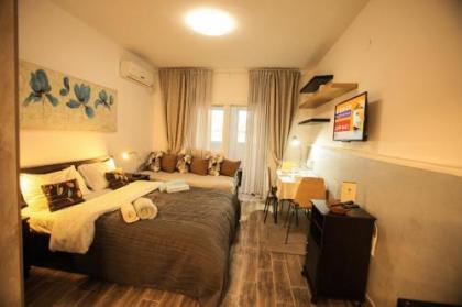 Elena Apartments - image 4