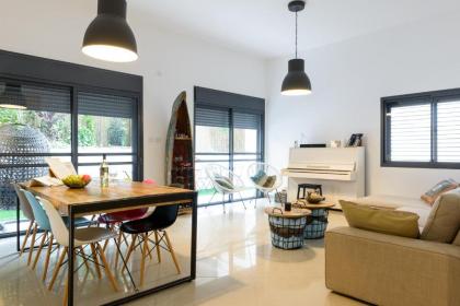 Beach Apartments TLV - image 4