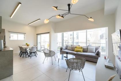 Beach Apartments TLV - image 5