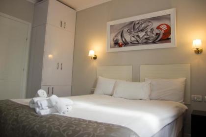 Lenis Hotel - image 10