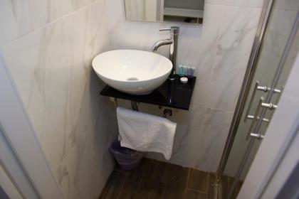 Lenis Hotel - image 13