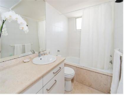 Cozy 1 BR Apt Only a 5 Minute Walk from the Beach by Sea N' Rent - image 12