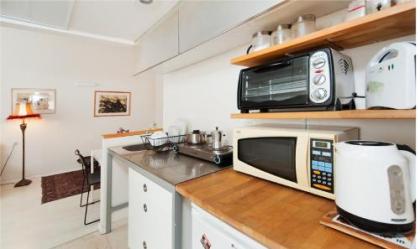 Cozy 1 BR Apt Only a 5 Minute Walk from the Beach by Sea N' Rent - image 14