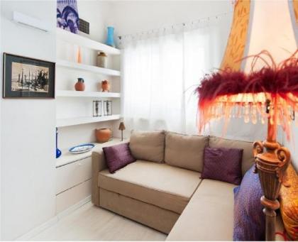 Cozy 1 BR Apt Only a 5 Minute Walk from the Beach by Sea N' Rent - image 2
