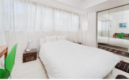 Cozy 1 BR Apt Only a 5 Minute Walk from the Beach by Sea N' Rent - image 8