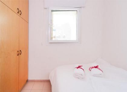 Modern Apt w/ Balcony Near The Beach by Sea N' Rent - image 10