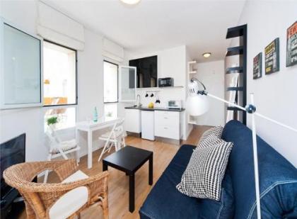 Modern Apt w/ Balcony Near The Beach by Sea N' Rent - image 9