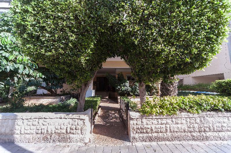 Sea N' Rent - Hirshenburg Street - image 4