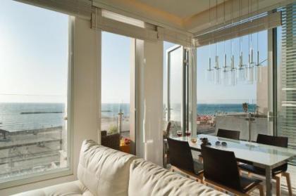 Stunning Apt w/ Balcony & Sea View by Sea N' Rent - image 1